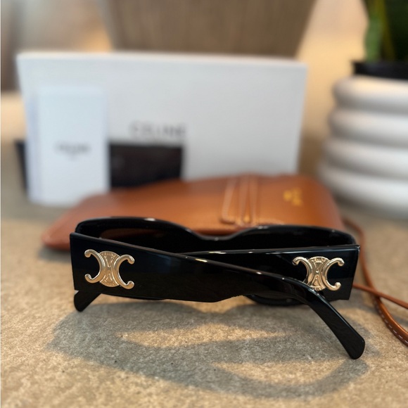 Celine Triomphe Cl40282U Gold Logo - Picture 4 of 12